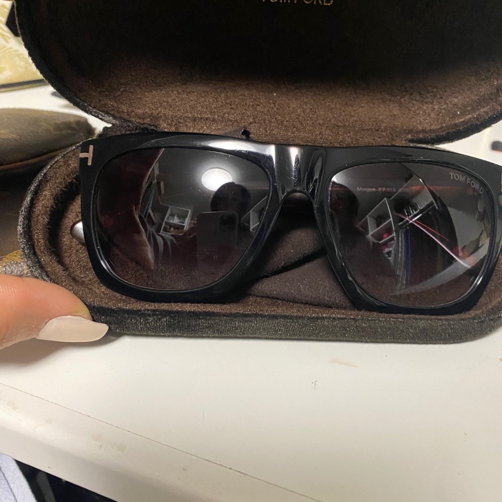 Sunglasses - Picture 2 of 5